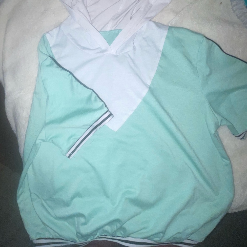 Brand new sweatsuit top and bottom sweatsuit!